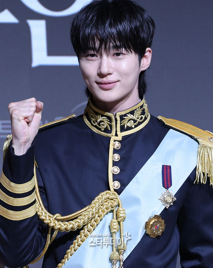 아이유 변우석 연기력 논란