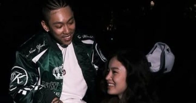 Lee Hi and Dok2 Officially Confirm Relationship