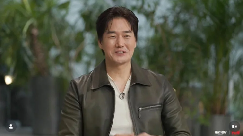 Yoo Ji-tae and Wang Sa-nam confront each other as Han Myeong-hoe