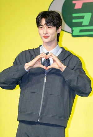 Byeon Woo Seok's First Public Appearance After Apology