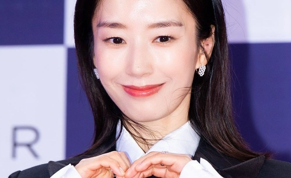 곽선영, 냉철 기자 변신