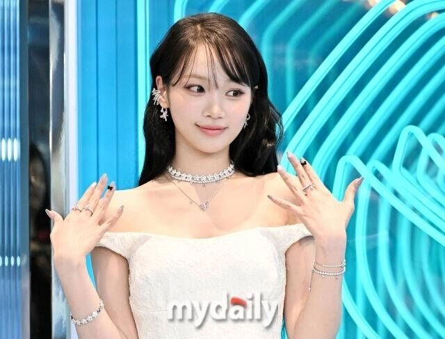 르세라핌, 김채원 활동중단 소식
