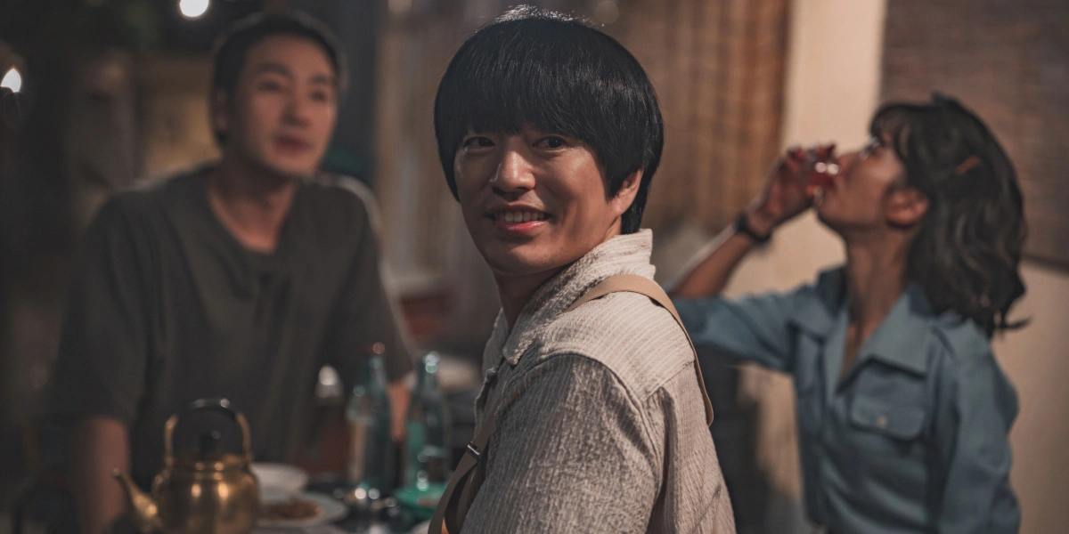 Jung Moon Sung Runs Local Bookstore With Brother