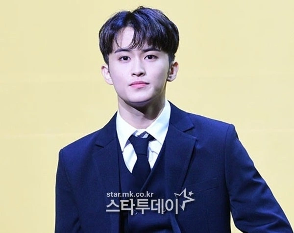 Mark Leaves NCT: Handwritten Letter Released