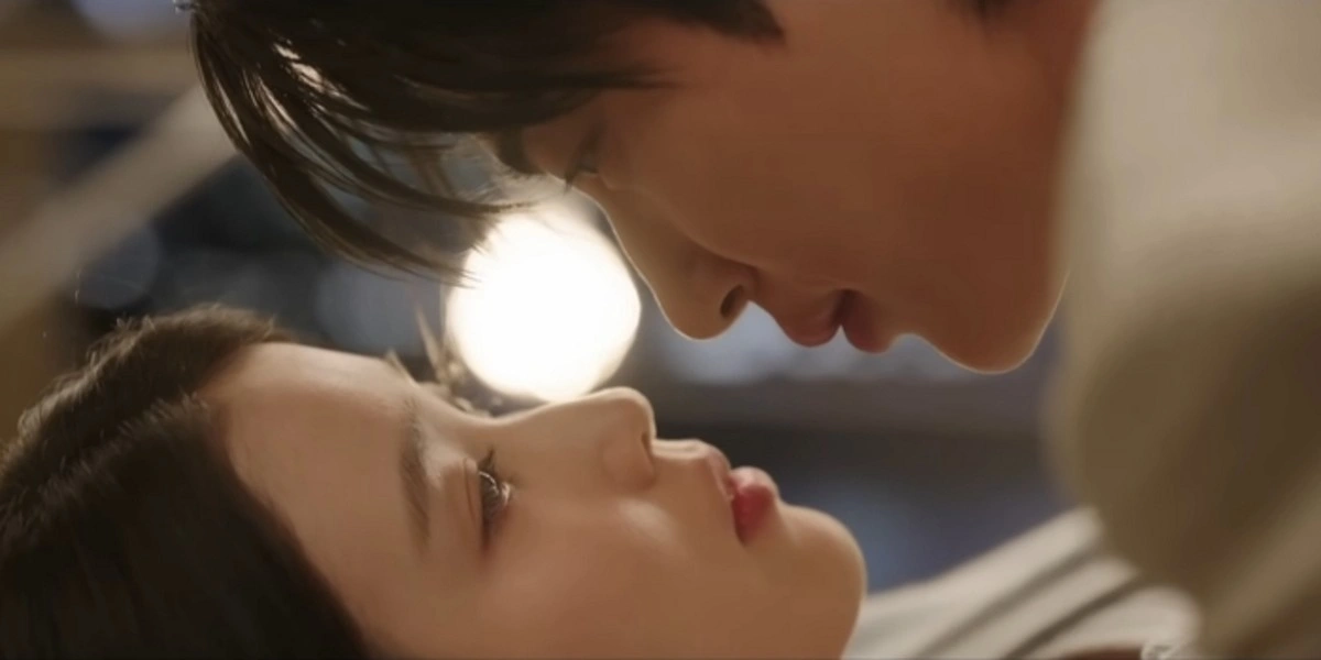 IU and Byun Woo Seok's Confession Kiss Scene