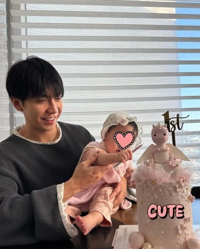 Lee Seung Gi's Second Pregnancy, Charity News