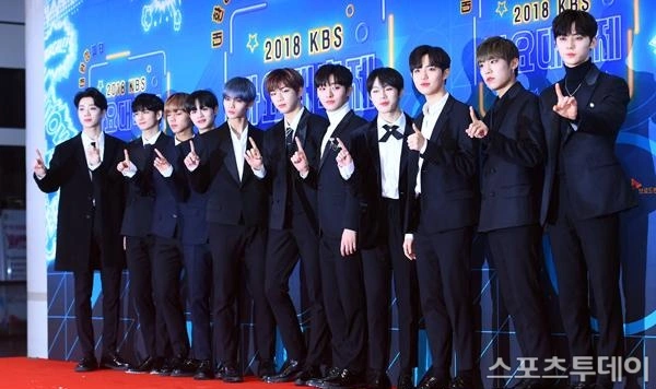 Ong Seongwu & Park Jihoon Thank Wanna One Fans