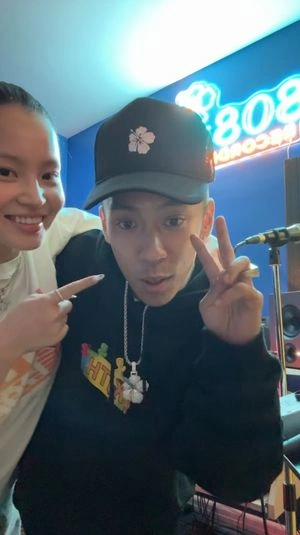 イ・ハイ、Dok2とのライブ配信