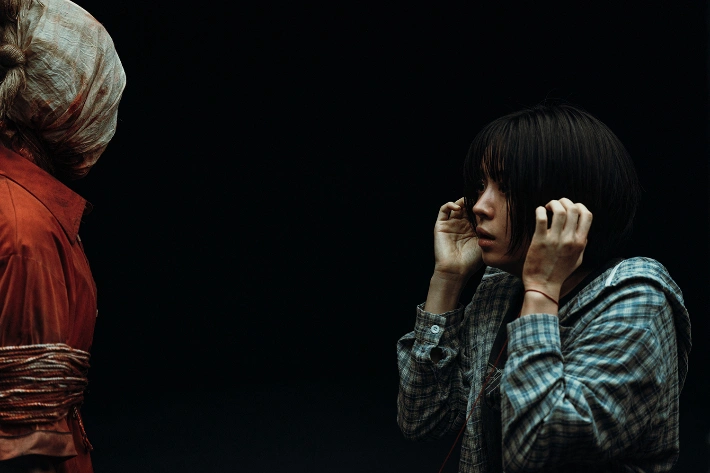 Lee Hyoje Reveals New Look