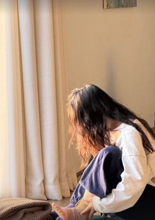 Lee Hyori Returns to Yoga Studio After Father's Death