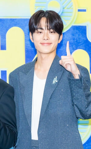 Yoo Seonho Injured, Misses 1 Night 2 Days