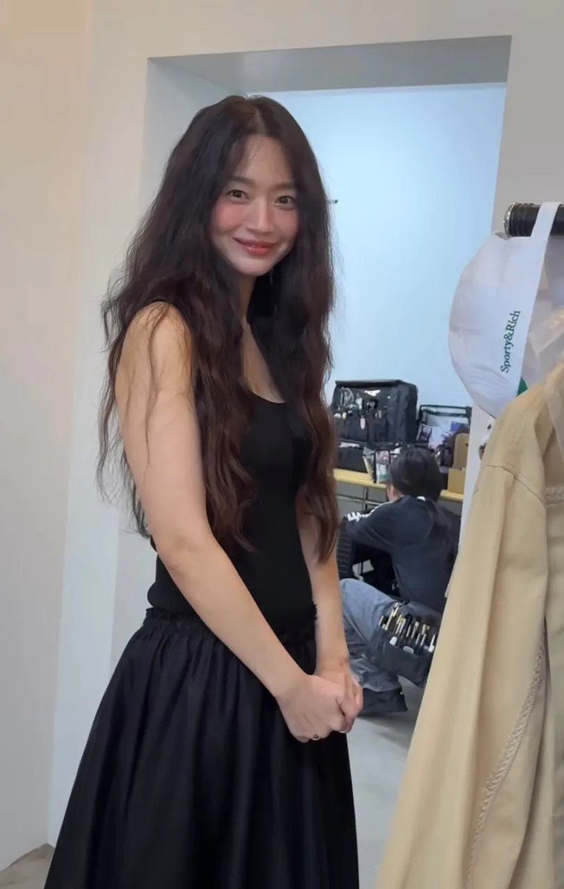 Shin Min-ah Hippie Perm + Black Look