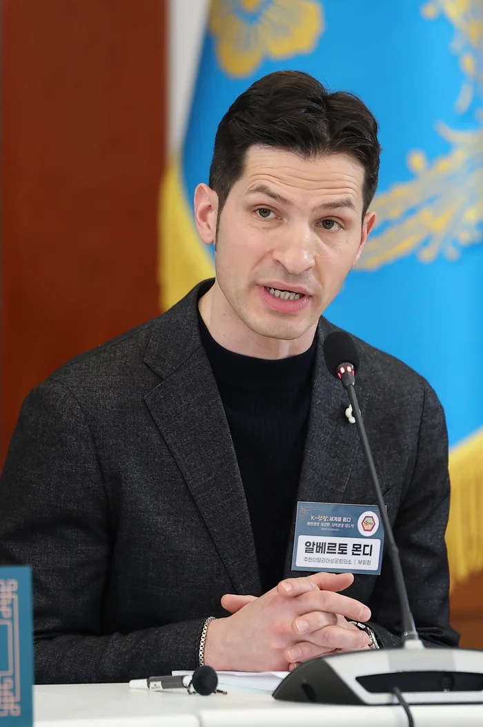 Alberto, Welcome After 9 Years, Reason for Departure