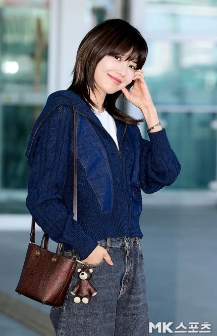 카리나 올 화이트 초미니룩