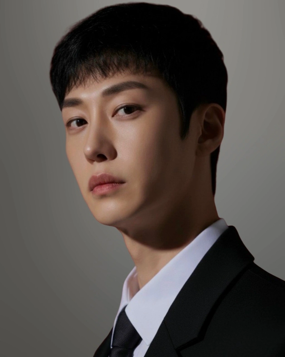 무명전설 마르코, 전속계약 체결