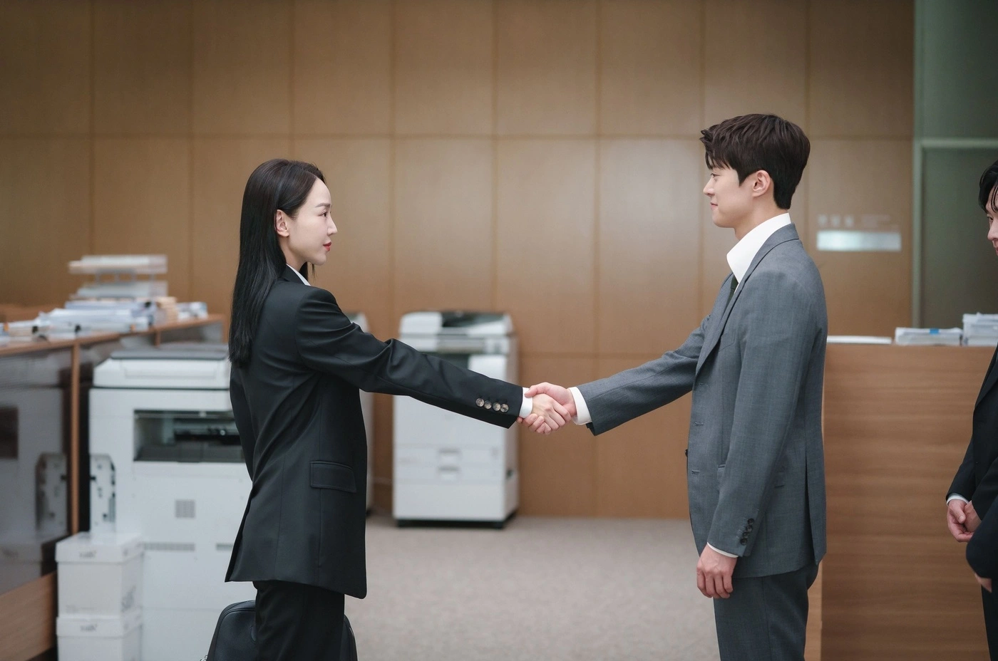 Shin Hye Sun & Gong Myung's Fiery First Meeting