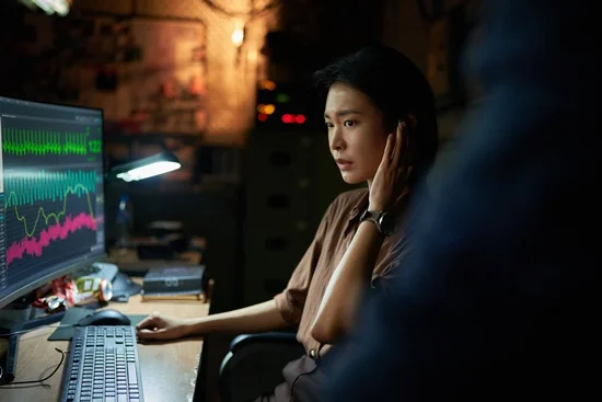 휴민트 정유진 이신기 금은동