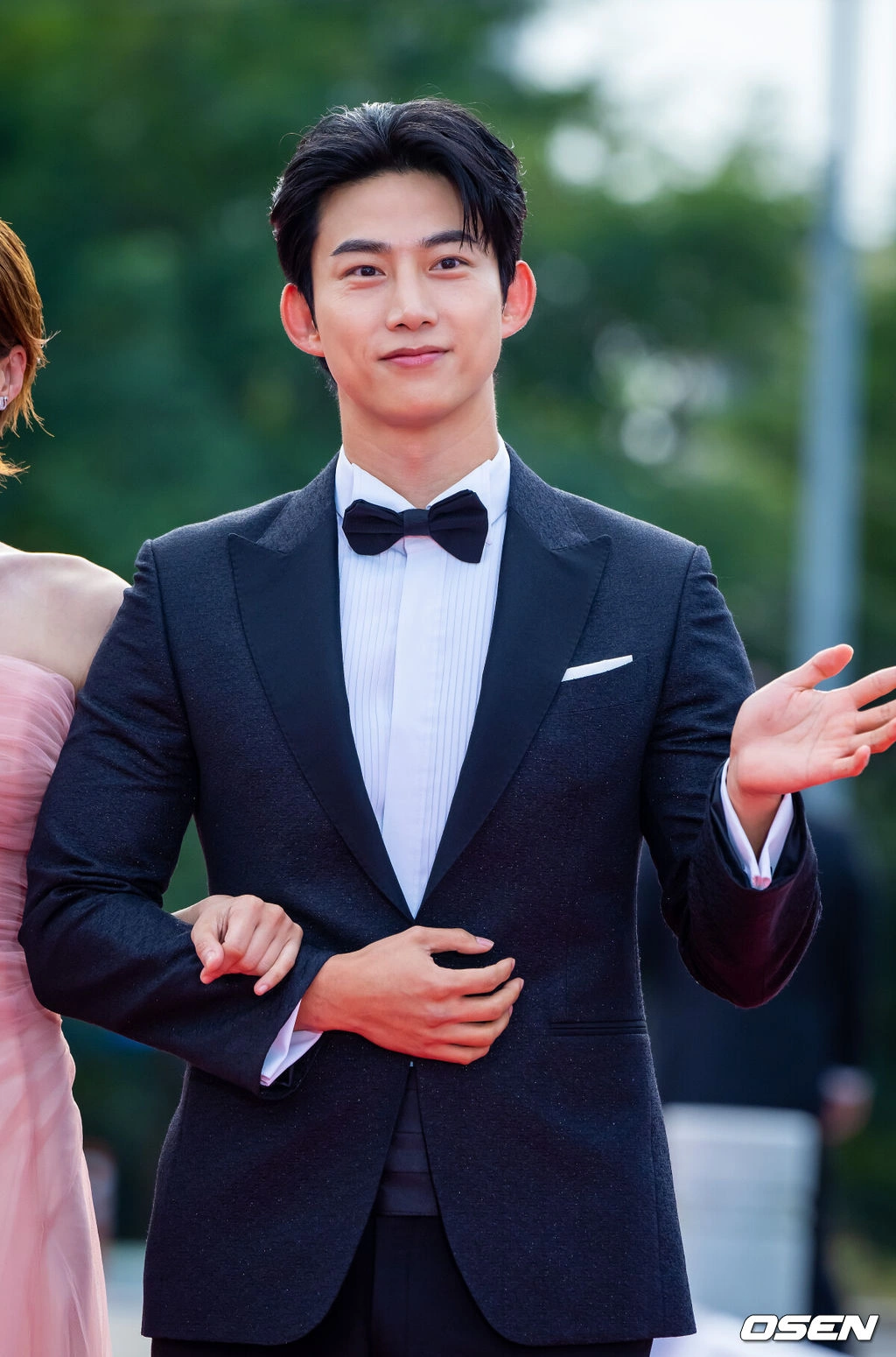 옥택연, 신라호텔 야외 결혼식