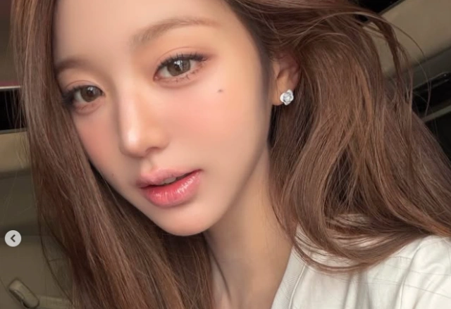 장원영 오프숄더 압도적 비주얼