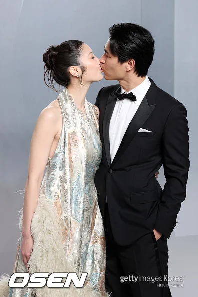 イ・ジェ 11月結婚、サム・キム公開キス