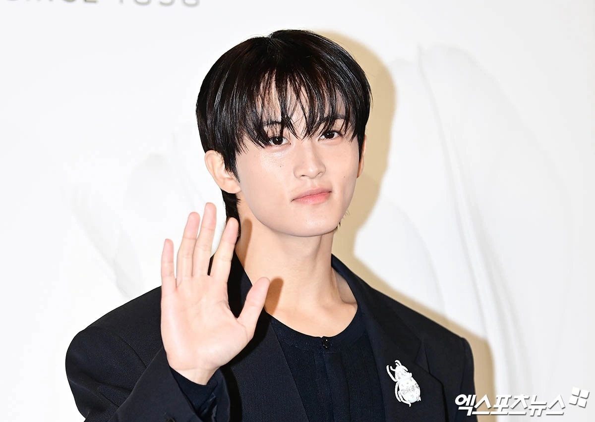 Mark Leaves NCT, First Bubble Message Since Departure
