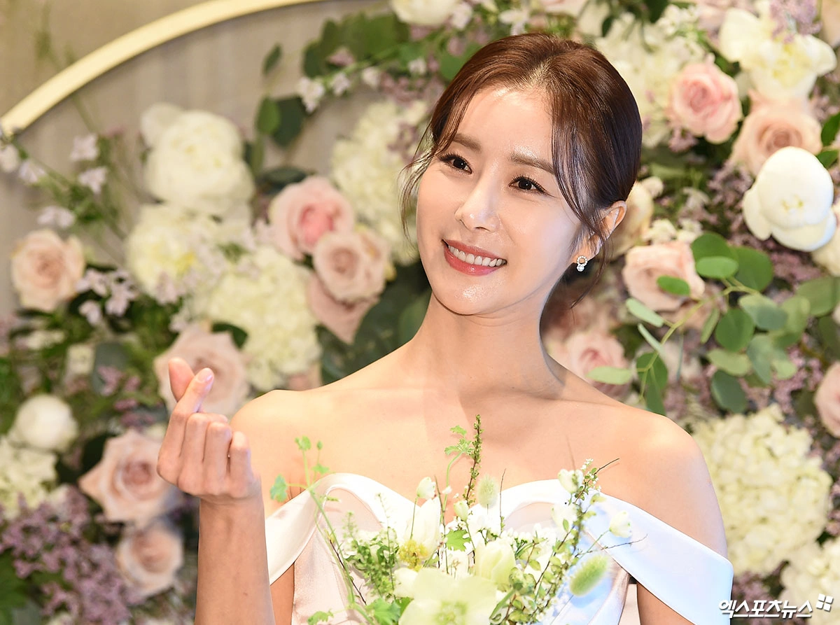 ハン·ガダム、結婚6年で妊娠発表