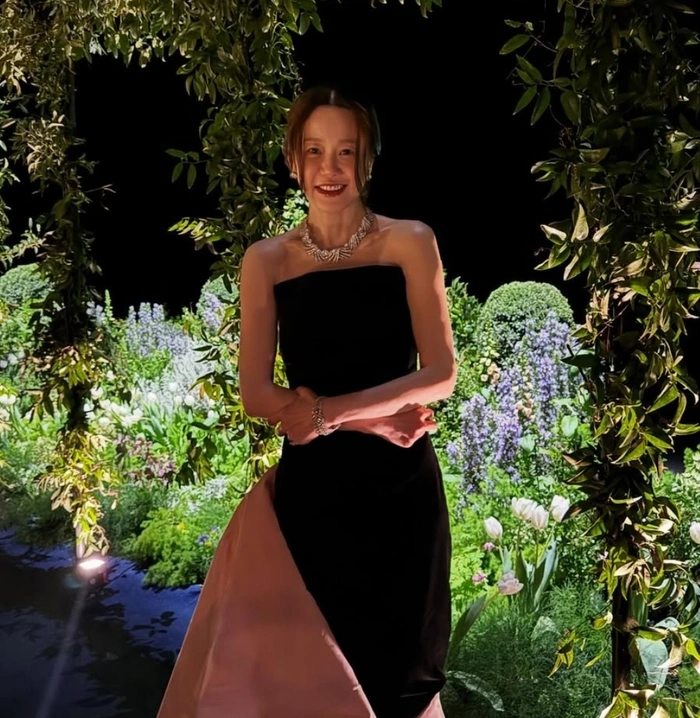 コ・ヒョンジョン、NYで春の笑顔キャッチ