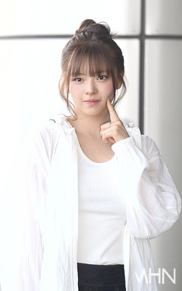 TWICEジョンヨン、健康美を取り戻し出国