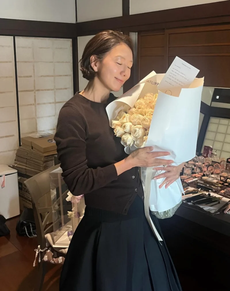 Kim Hee-ae's Short Hair Transformation Update