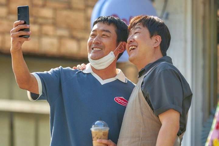 Ha Jung Woo & Hyun Bong Shik's Past Connection Revealed