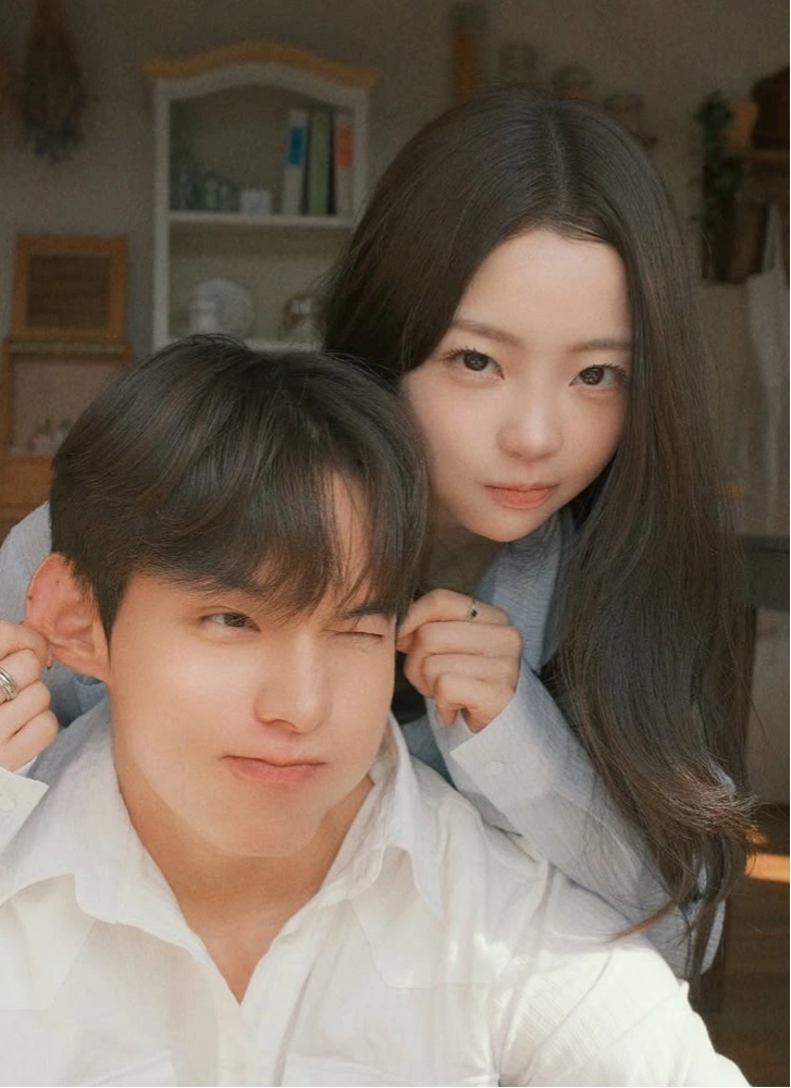 K-Drama Couple Min Kyung & Seung Yong's First Photo Together