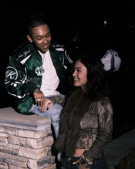 Lee Hi Confirms Relationship Via Social Media