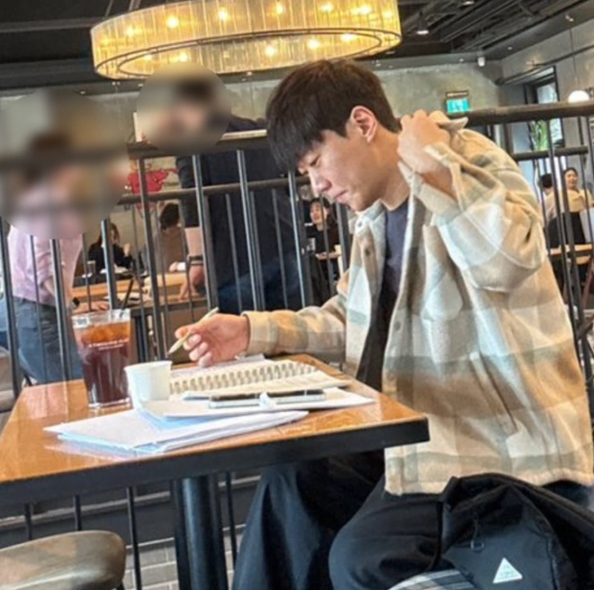 30기 영철, 대구 카페서 포착