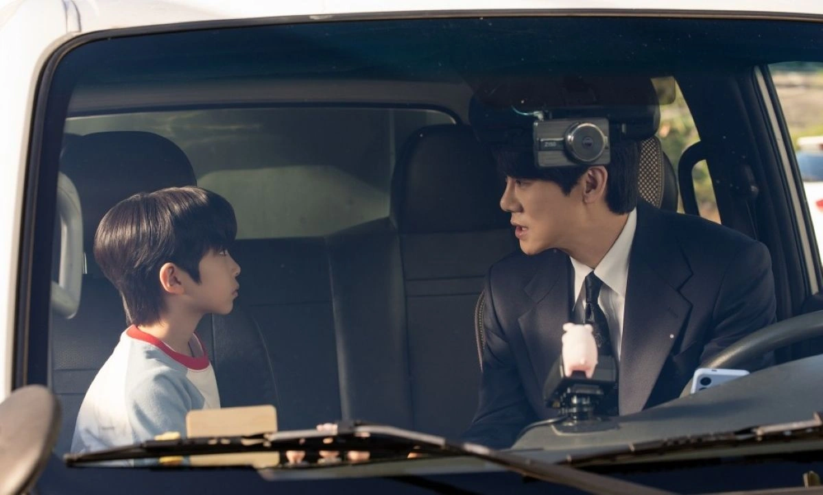 Yoo Yeon-seok's Humanist Lawyer Drama