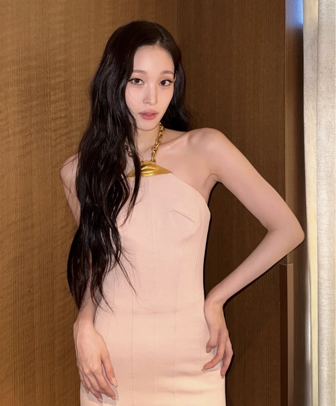 Shinsegae Family's Annie Succeeds in Academics and Main Job