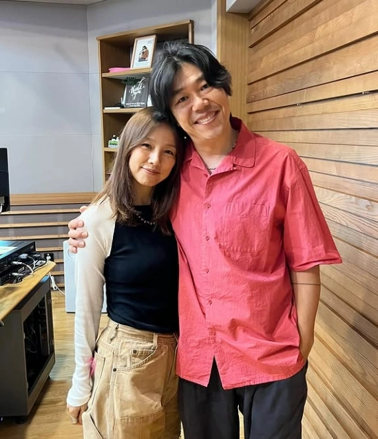 Lee Sangsoon Returns as DJ After Father-in-Law's Passing