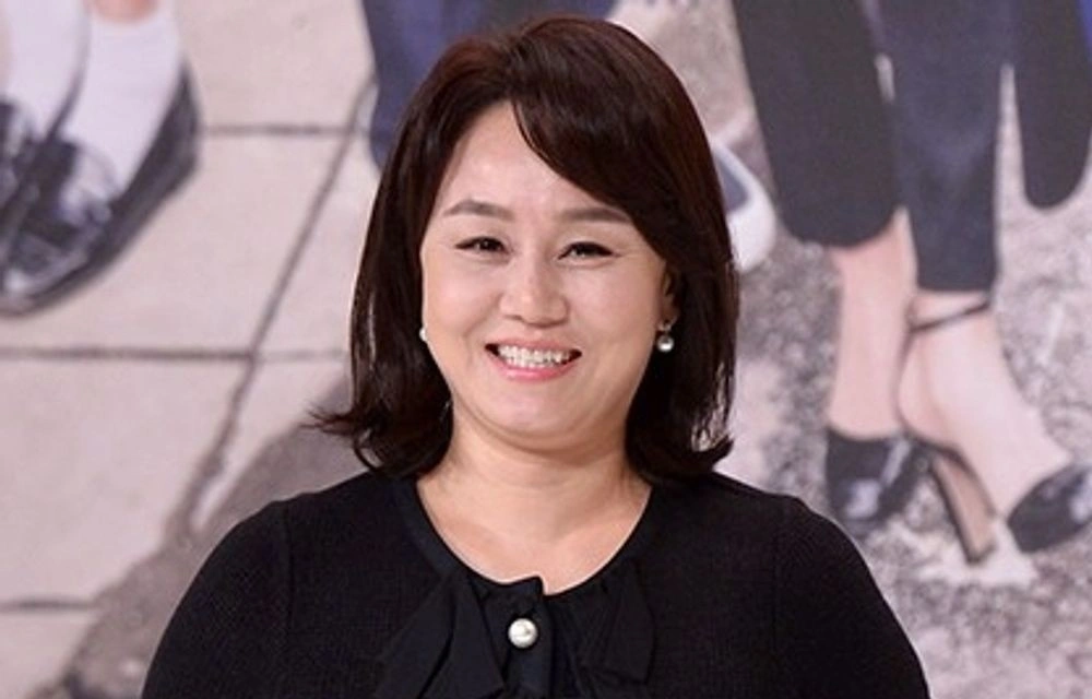 Lee Gyeong-sil Recalls 20-Hour Labor