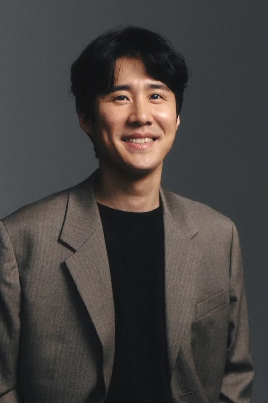 **Na Cheol of 'Weak Hero' Dies Young, Leaving Behind His Son**