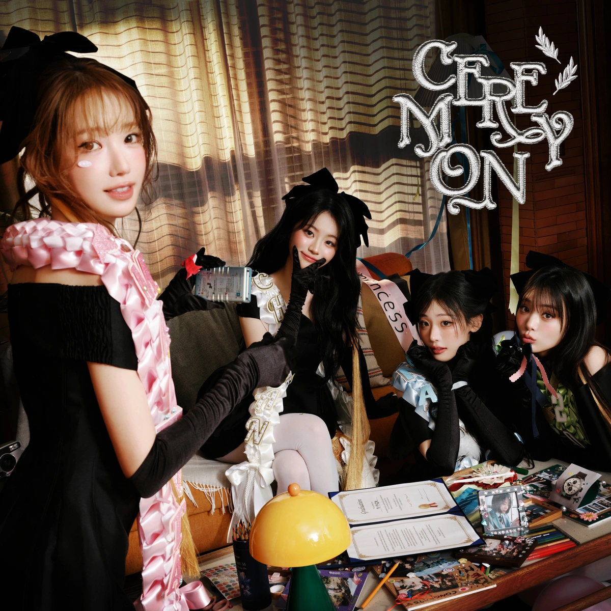 QWER、ミニアルバム「CEREMONY」発売