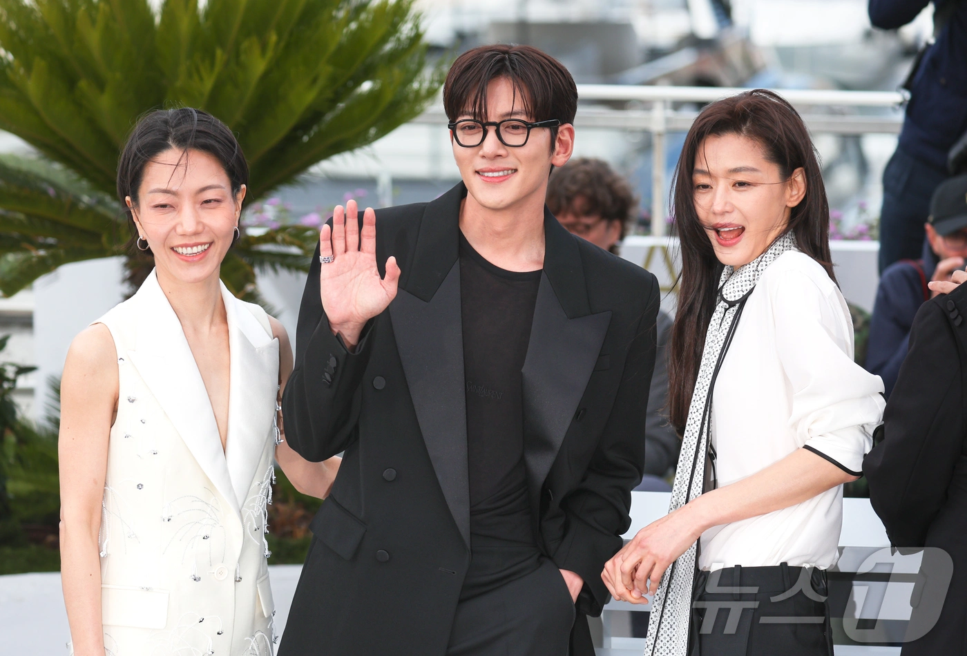 Jun Ji-hyun, Ji Chang-wook Shine at Cannes