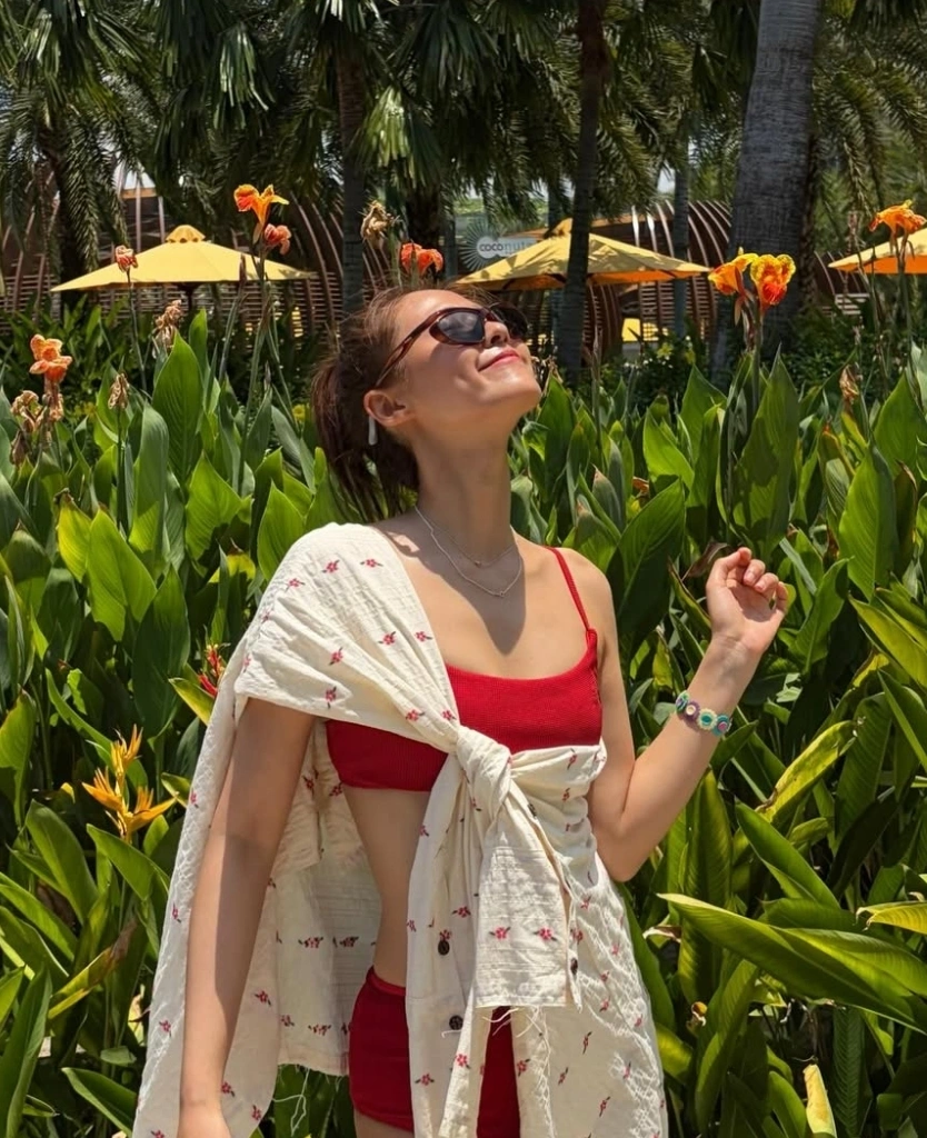 Seolhyun's Red Bikini Shows Off Healthy Vibe