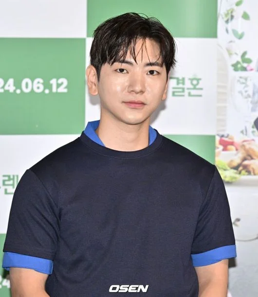 Lee Ju-seung Mourns Grandfather's Passing