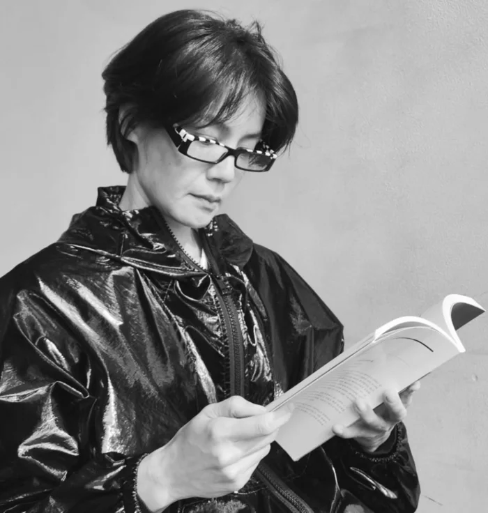 図書館の本の破損、キム・ジホ氏を巡る論争