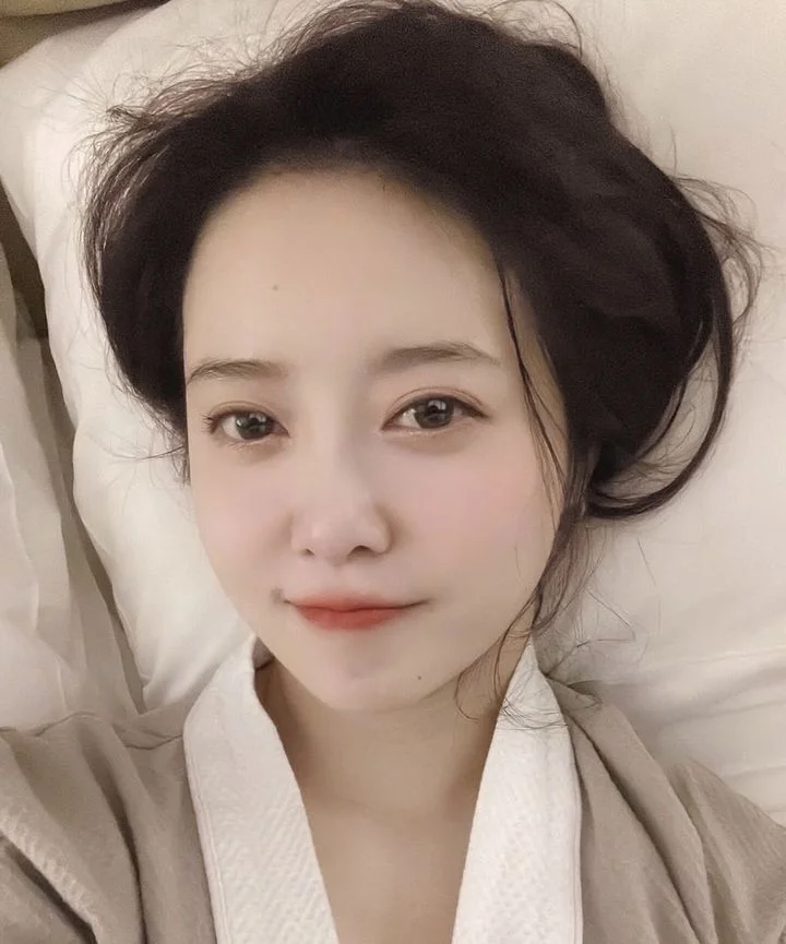 구혜선 가죽 파우치 품절