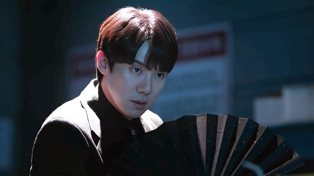 Yoo Yeonseok Transforms into Shaman in New K-Drama